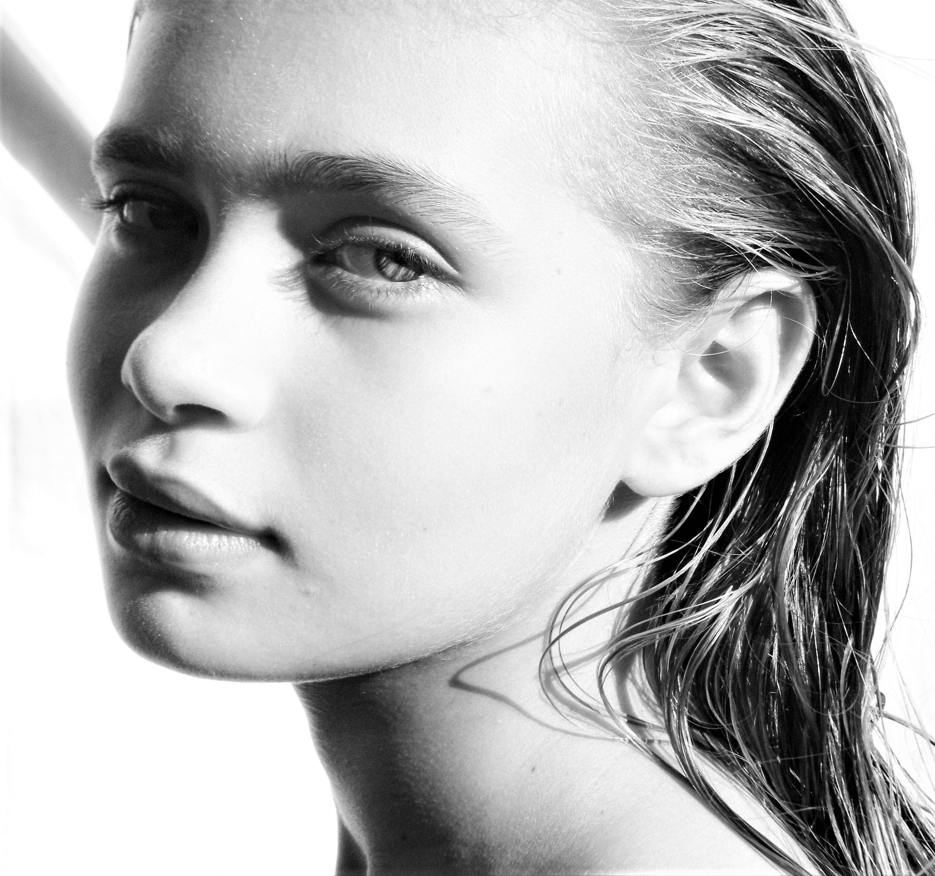 BRIGHT PEEL. Pogromca plam i przebarwień